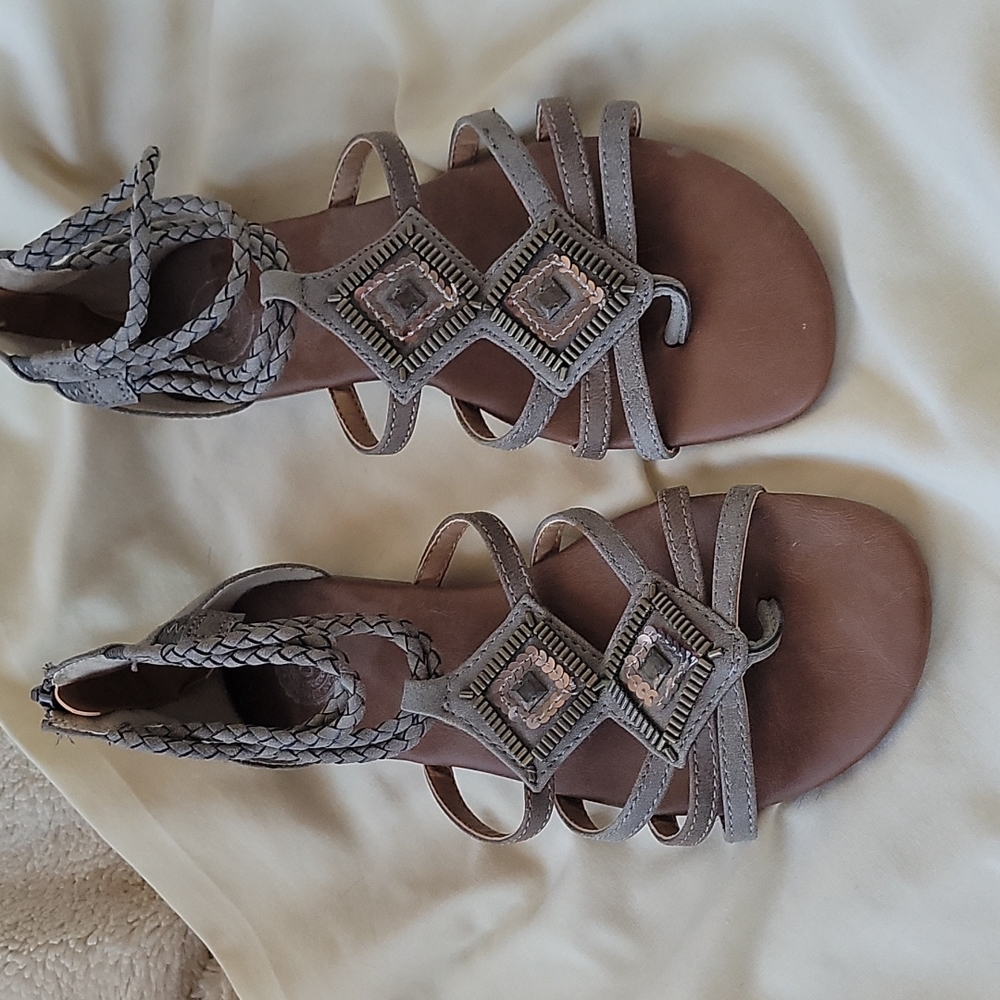 NWOT So Sandals
